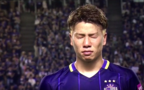 VIDEO: Tân binh Arsenal khóc nức nở trong ngày chia tay J-League