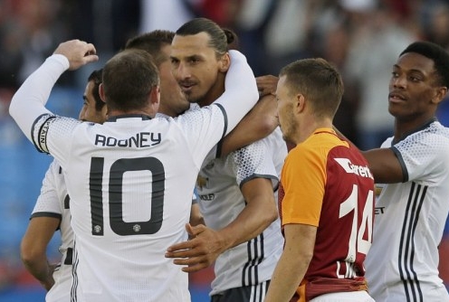 Video bàn thắng: Man Utd 5-2 Galatasaray (Giao hữu CLB)
