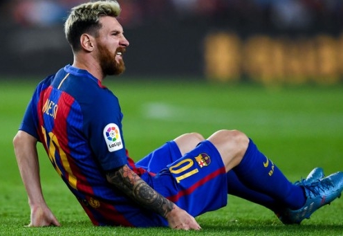 VIDEO: Messi dính chấn thương ở trận gặp Atletico