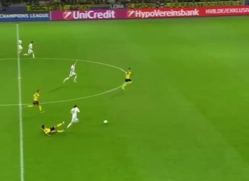 VIDEO: 2 tình huống đầy kinh nghiệm của cầu thủ Dortmund vs Real