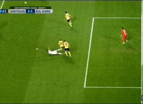 VIDEO: Hành động không đẹp của Ronaldo ở trận gặp Dortmund