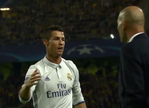 VIDEO: Ronaldo ăn mừng với HLV Zidane sau khi ghi bàn vs Dortmund
