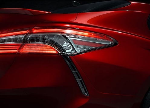 Hé lộ hình ảnh cực chất của Toyota Camry 2018 sắp ra mắt