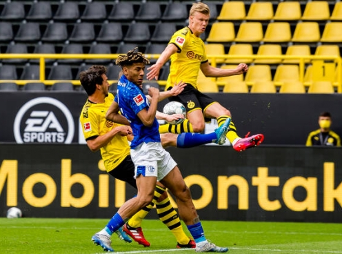 Haaland tỏa sáng, Dortmund trở lại Bundesliga đầy ấn tượng