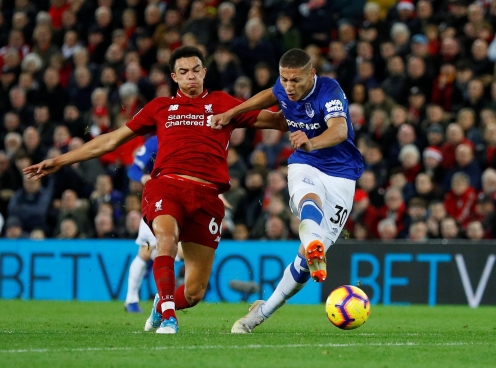 Everton vs Liverpool: Thêm 1 bước dài về đích