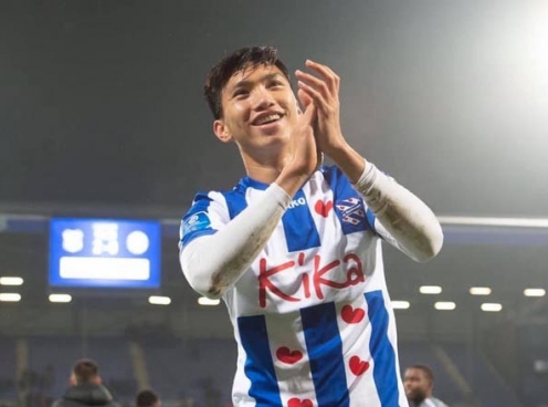 Văn Hậu và đồng đội bất ngờ nhận niềm vui từ CĐV Heerenveen