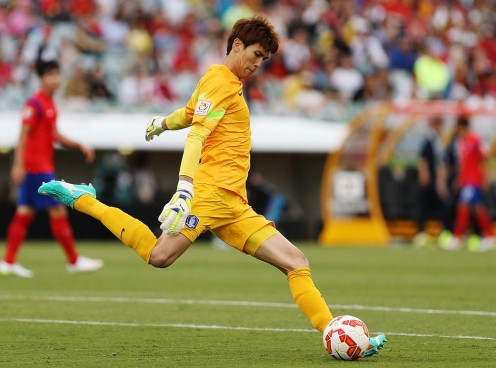 VIDEO: Đẳng cấp của Kim Jin Hyeon - đối thủ của Văn Lâm tại Cerezo Osaka