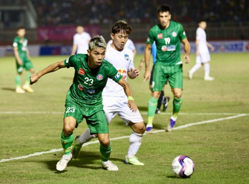 Kiatisak thất bại trong trận ra quân V-League 2021