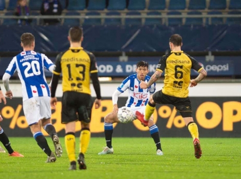 Cựu HLV Heerenveen: ‘Mọi người đều thấy Văn Hậu không đủ giỏi'