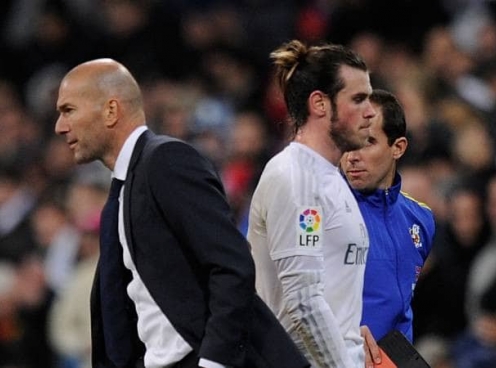 Bị tố là 'nỗi ô nhục của Real', HLV Zidane đáp trả cực gắt