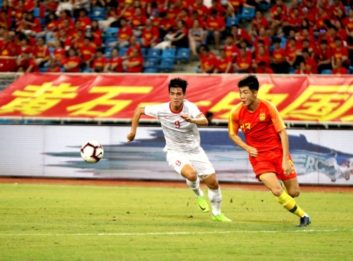 Bóng đá Trung Quốc và câu chuyện dùng tiền mua thành công