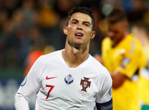 Ronaldo lập poker giúp Bồ Đào Nha đại thắng 
