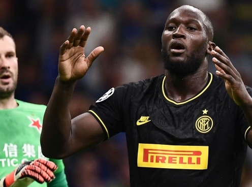 Lukaku suýt tẩn đồng đội trong phòng thay đồ