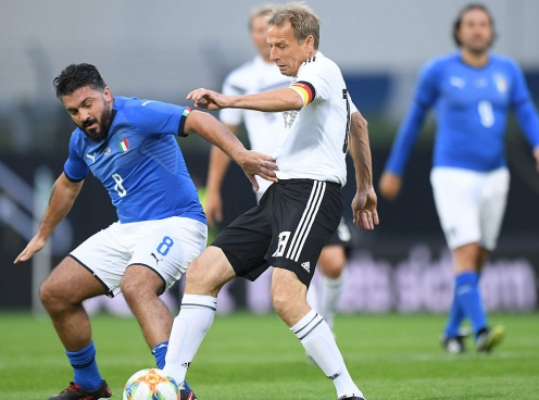 Đội huyền thoại của Italia và Đức hòa nhau trong cơn mưa bàn thắng