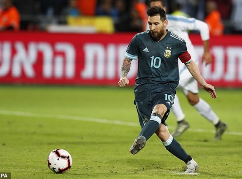 Messi lập công phút cuối, Argentina thoát thua trước Uruguay