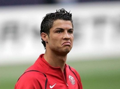Ronaldo 'bật' Ryan Giggs sau khi ghi hat-trick cho MU