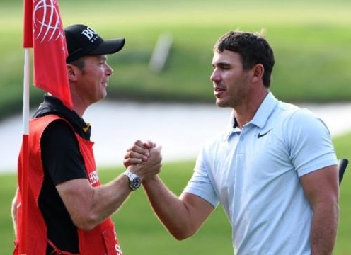 Vòng 1 WGC HSBC Champions: Brooks Koepka dẫn đầu 