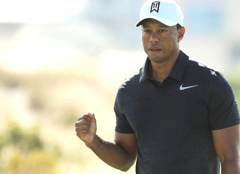 Tiger Woods đánh 69 gậy (-3) sau 301 ngày trở lại thi đấu 