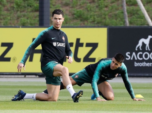 Ronaldo rủ đồng đội về nhà để chạy bộ lúc 2 giờ sáng