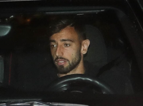 NÓNG: Bruno Fernandes kiểm tra y tế tại MU