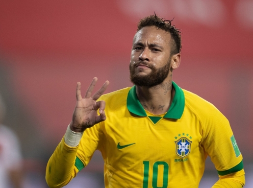 Lập hattrick, Neymar vượt mặt Ronaldo 'béo'