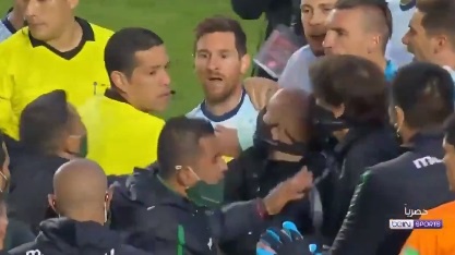 Messi nguyền rủa HLV đối thủ sau trận thắng kịch tính