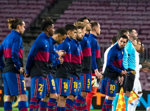 Messi và đồng đội chấp thuận giảm lương để cứu Barca