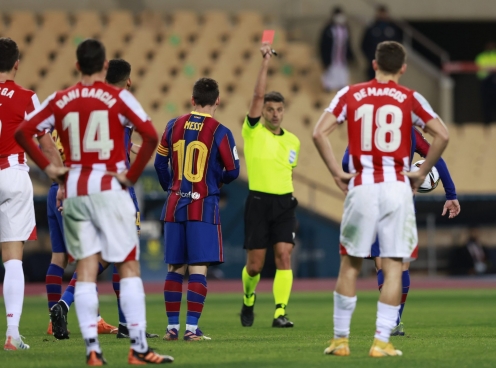 Trọng tài đuổi Messi ở trận chung kết Siêu cúp bị phạt ngược?