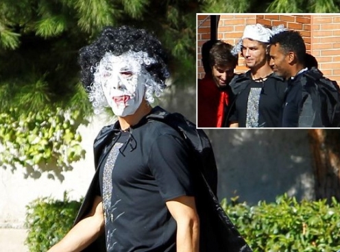 Tin thể thao tối 9/2: Ronaldo đeo mặt nạ Ma cà rồng