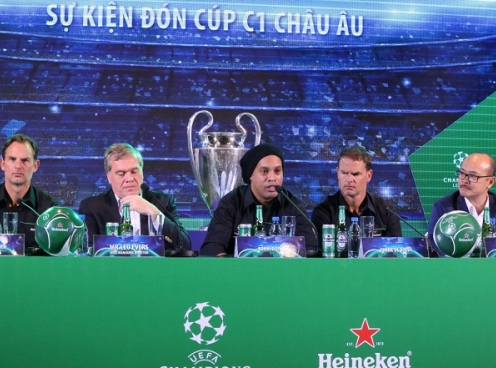 Tin HOT bóng đá 13/4: Ronaldinho choáng ngợp về Việt Nam