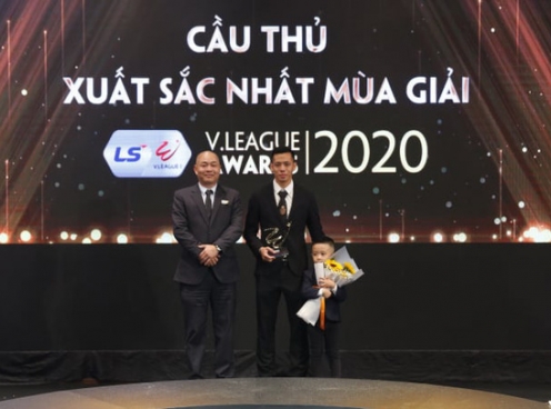 Văn Quyết là cầu thủ xuất sắc nhất V-League 2020