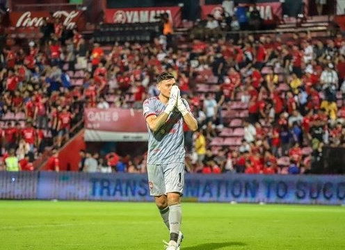 Muangthong ra 'tối hậu thư' cho Văn Lâm