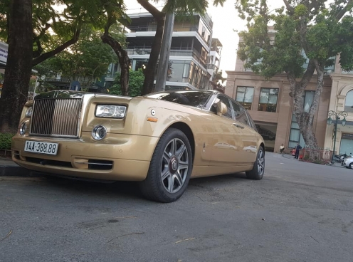 Ngắm Rolls-Royce Phantom màu độc, biển số khủng tại Hà Nội