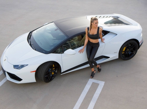Xe & người đẹp: Ngắm Lamborghini Huracan hầm hố bên người đẹp chân dài