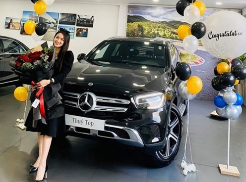 Thủy Top tậu xế hộp Mercedes-Benz hơn 2 tỷ đồng