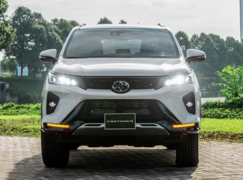 Chi tiết Toyota Fortuner Legender 2021 vừa ra mắt tại Việt Nam
