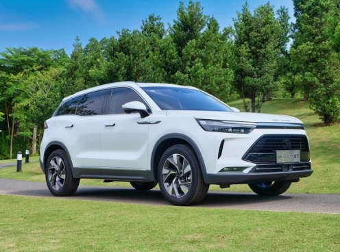 Vì sao xe “Tàu” Baic Beijing X7 gây sốt với khách Việt?