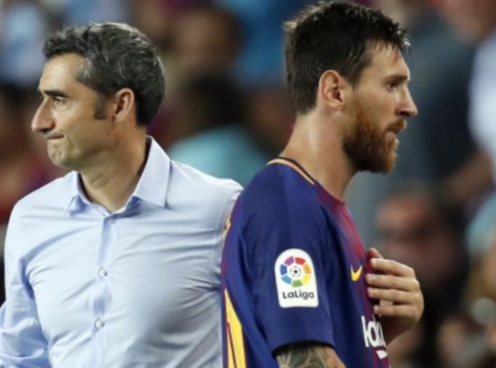 CĐV Barcelona: 'Valverde chỉ làm phí thời gian của Messi'