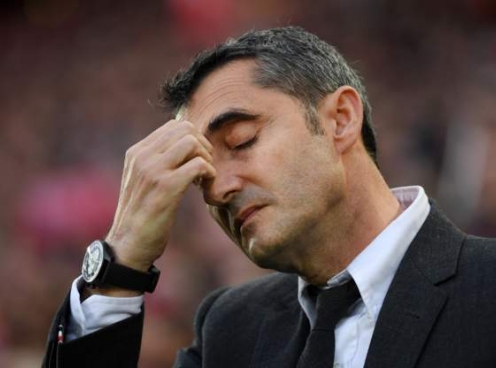 HLV Valverde: 'Kết quả này quá đau đớn với chúng tôi'