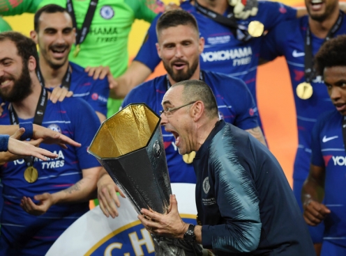 Màn ăn mừng vô địch Europa League bùng nổ của Chelsea