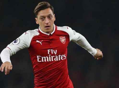 Chuyển nhượng 18/12: Mesut Ozil quyết định tương lai