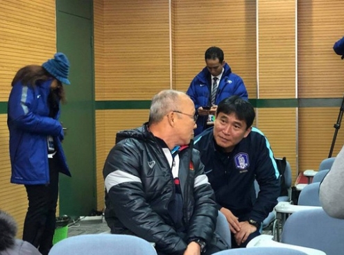 HLV U23 Hàn Quốc nhận xét về đồng nghiệp Park Hang Seo