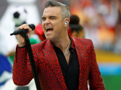 Nam ca sĩ gây phẫn nộ, phá hỏng lễ khai mạc World Cup