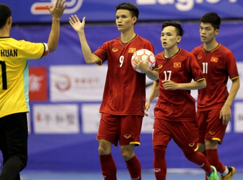 Việt Nam 2 lần xuyên thủng lưới Á quân World Cup Nga