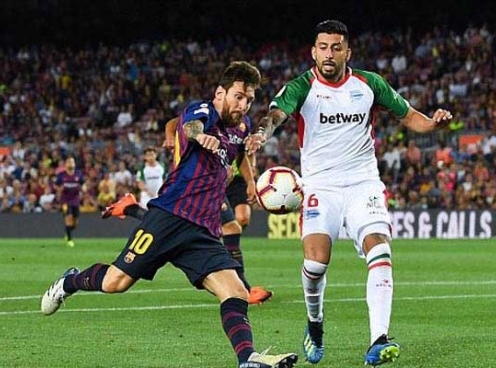 Messi lập cú đúp, Barca thắng đậm đà Alaves