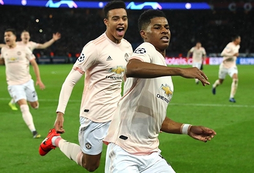 VIDEO: Phản ứng của cầu thủ, NHM sau bàn thắng của Rashford