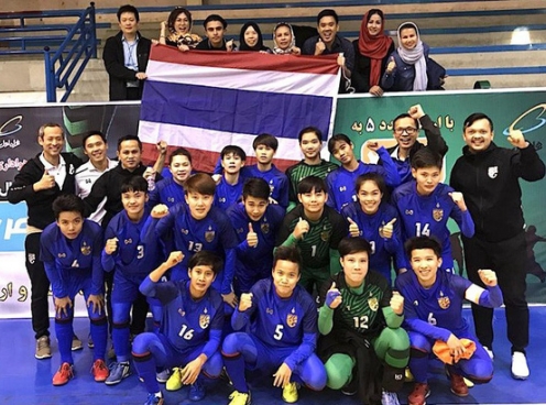 Bóng đá Thái Lan tạo địa chấn khiến cả châu Á nể phục