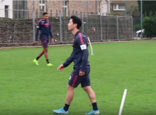 VIDEO: Đội Công Phượng để thua đội Lee Seung Woo ở thử thách rất lạ