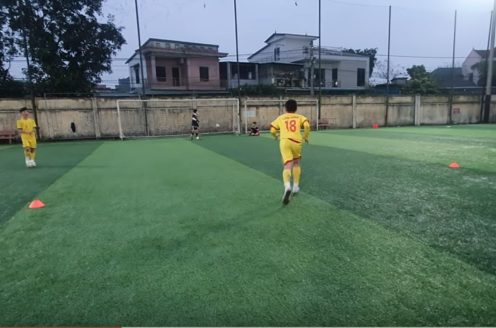 VIDEO: 'Không thể tin vào mắt mình' trước tài nghệ sút xa của U12 SLNA