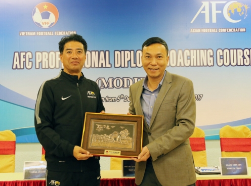 GĐKT người Nhật: 'Cầu thủ Việt Nam có tiềm năng rất lớn'